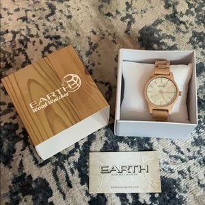 Earth Wood Tuckahoe Watch